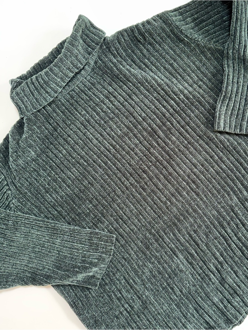 Women’s Ribbed Crewneck Sweater